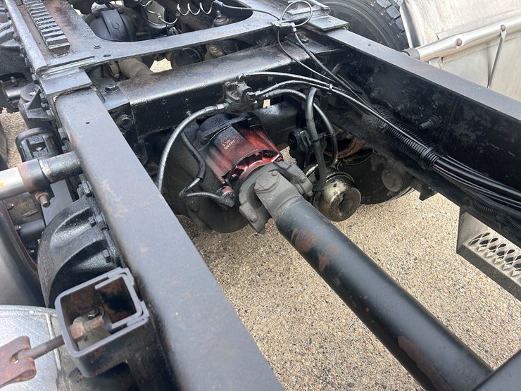 1999-peterbilt-379-image-33