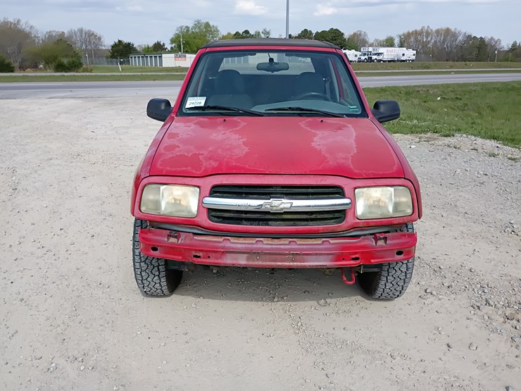2000-chevrolet-tracker-image-15