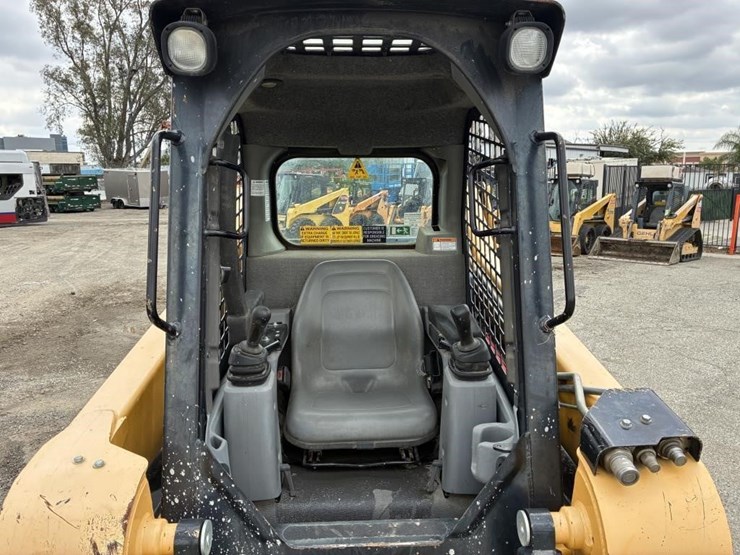 2019-gehl-r190-image-11