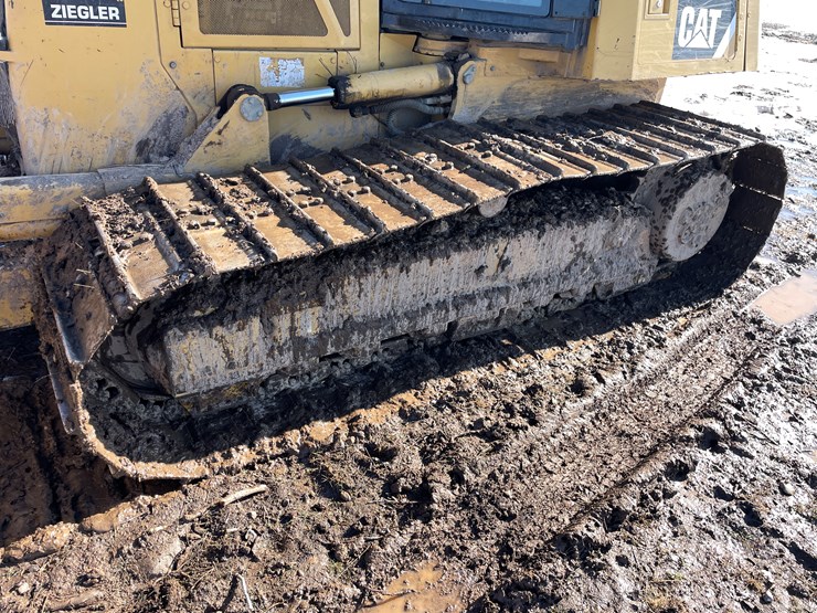 2011-caterpillar-d6k-image-11