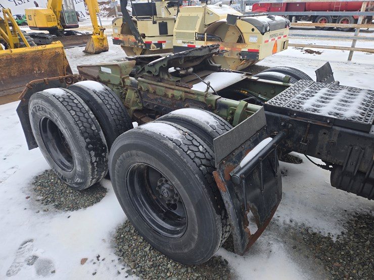 1992-massey-ferguson-8-image-25