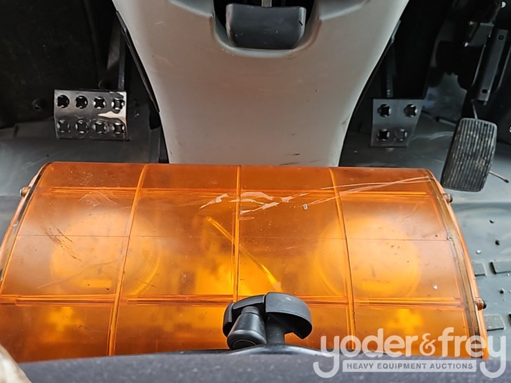 2016-caterpillar-907m-image-30