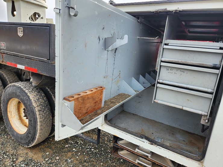 2008-international-workstar-7400-image-30