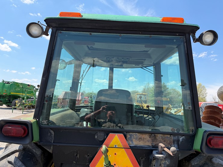 1984-john-deere-2550-image-18