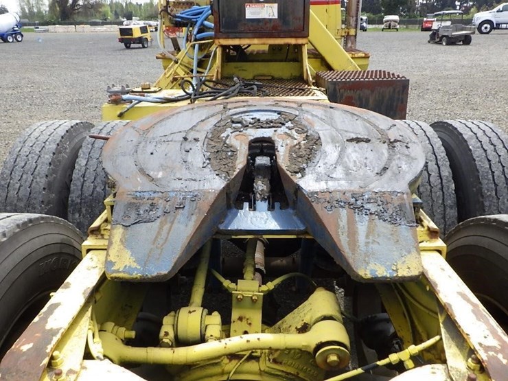 1984-ford-9000-image-10