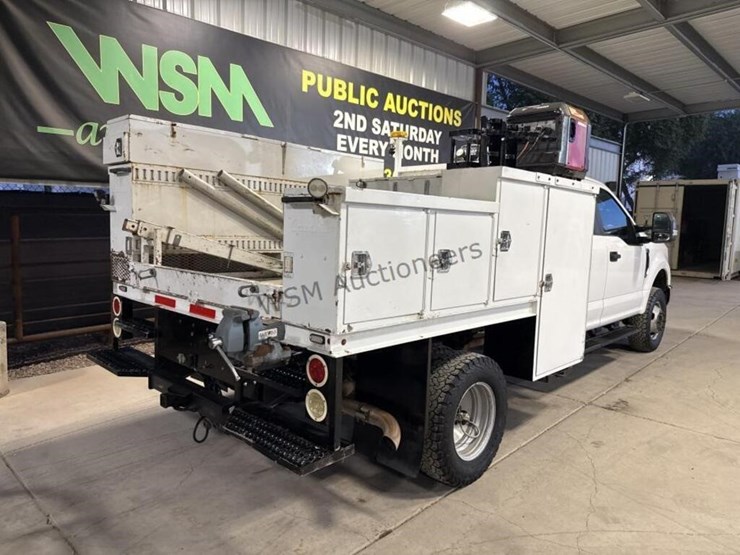 2017-ford-f350-image-8