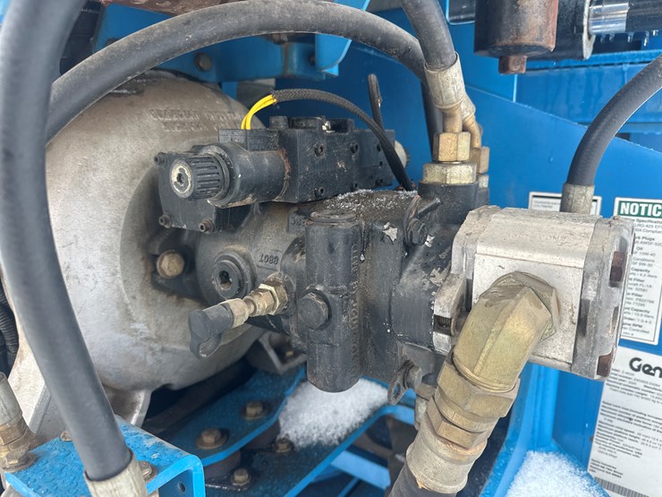 2005-massey-ferguson-8-image-36