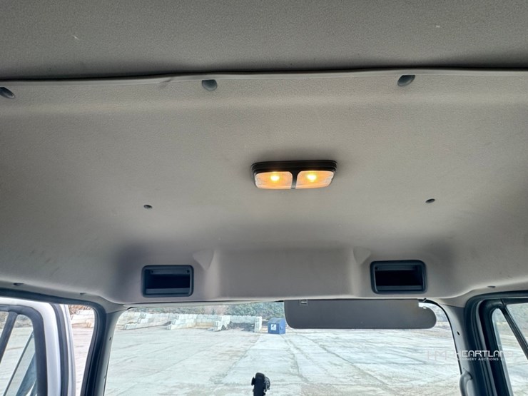 2023-freightliner-m2-106-image-51