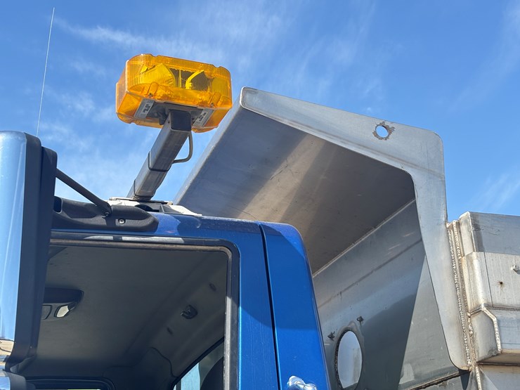 2006-international-7600-image-86