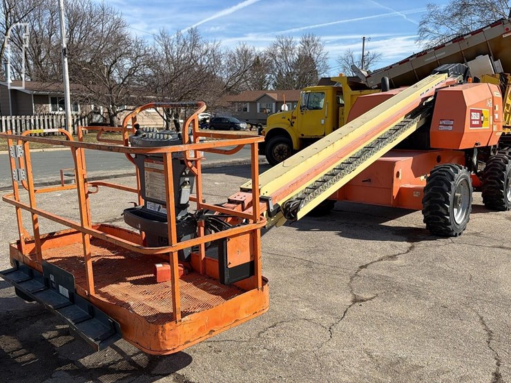 2014-jlg-600s-image-3