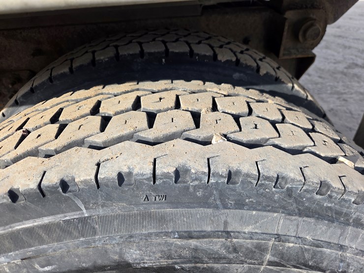 2012-international-7600-image-77