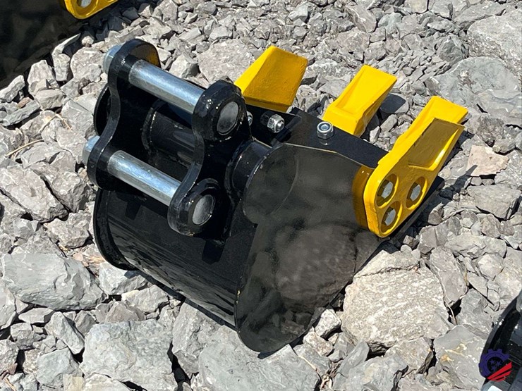 unused-2026-ce-8"-toothed-bucket-image-5