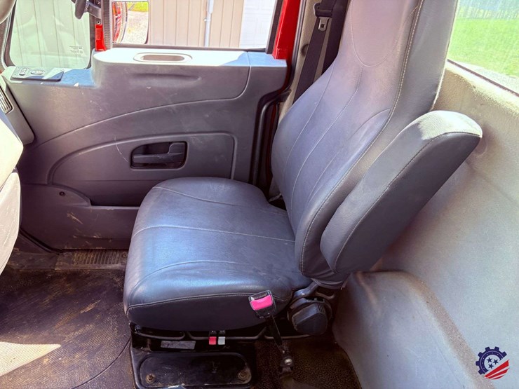 2007-international-7400-image-50