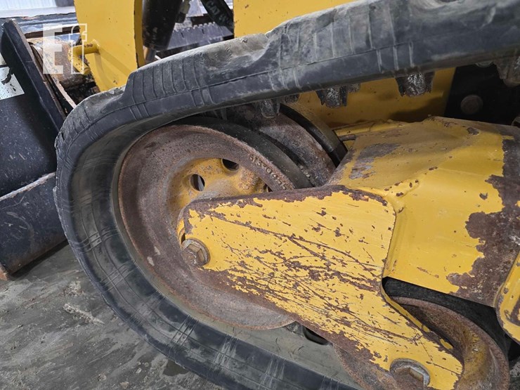 2023-caterpillar-259d3-image-28