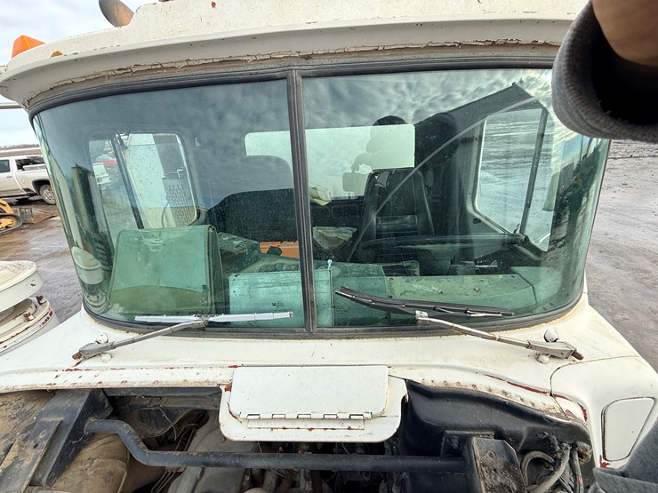 1988-mack-dm690s-image-52