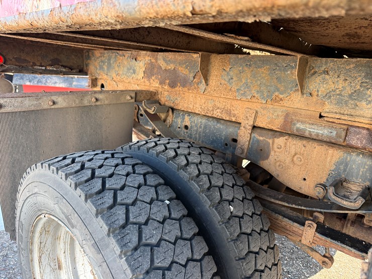 2014-ford-f550-xl-image-44