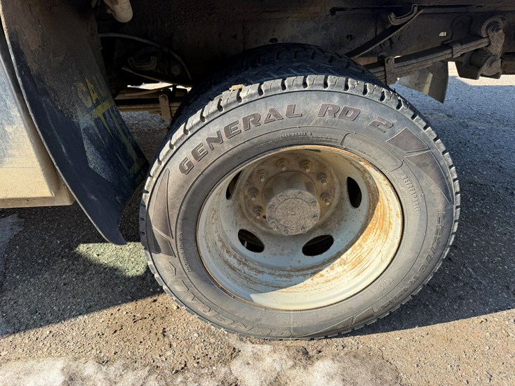 2012-ford-f550-xl-image-41