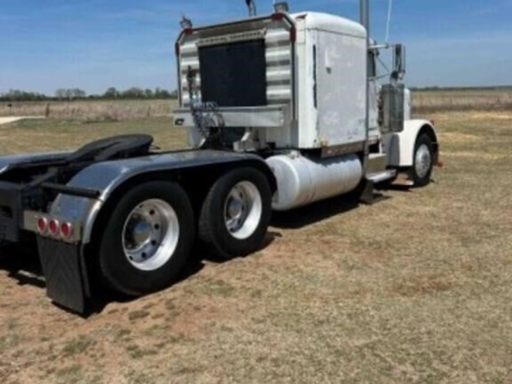 1989-peterbilt-379-image-4