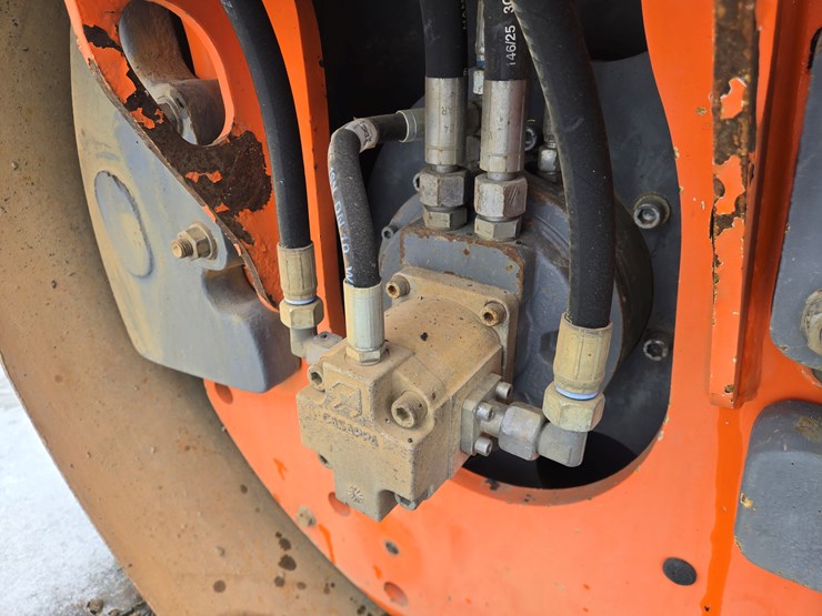 2012-hamm-hd14vv-image-39