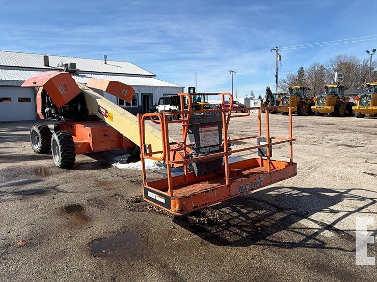 2014-jlg-600s-image-6
