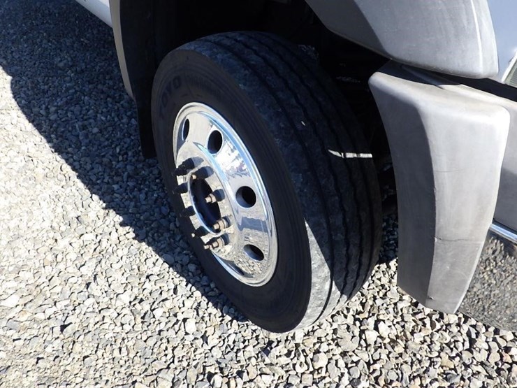 2005-ford-f450-image-17