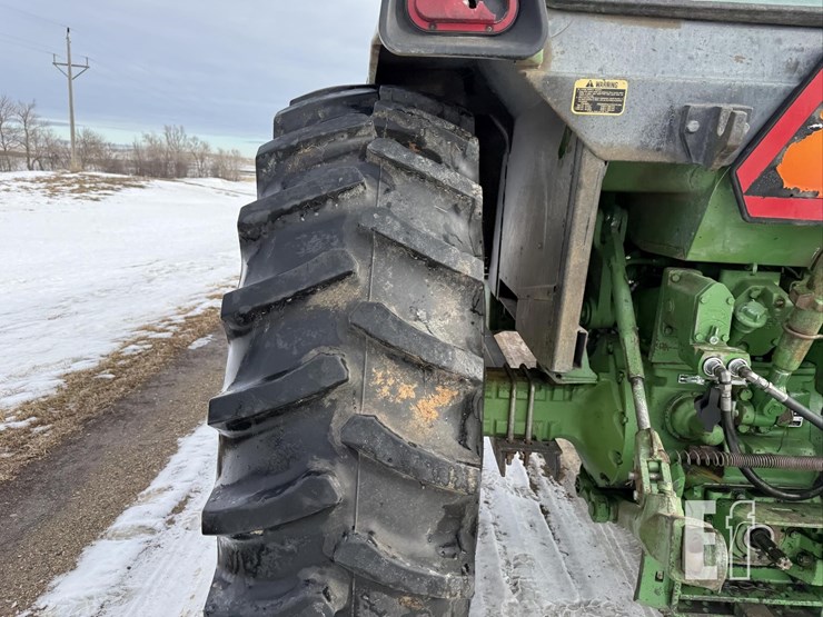 john-deere-4040-image-31