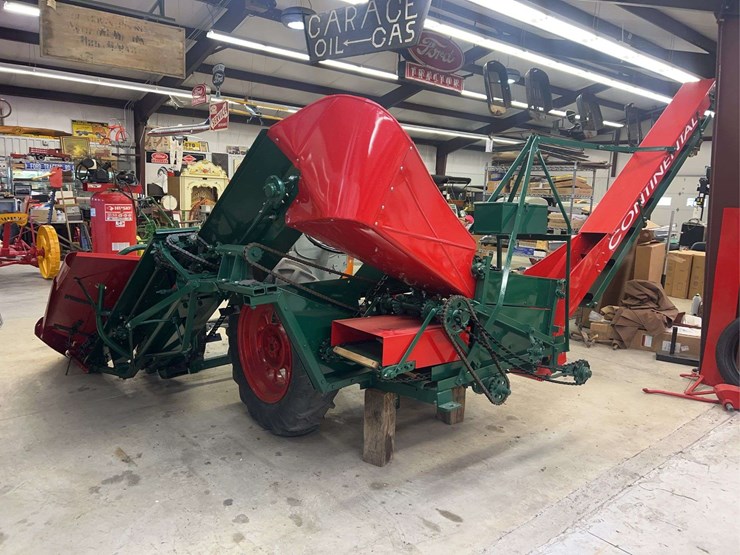 1927-fordson-with-continental-corn-picker-image-2