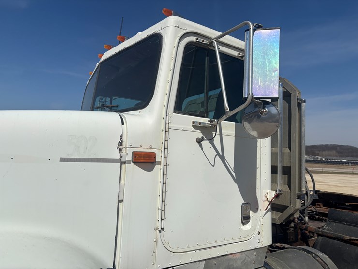 1994-international-9400-image-9