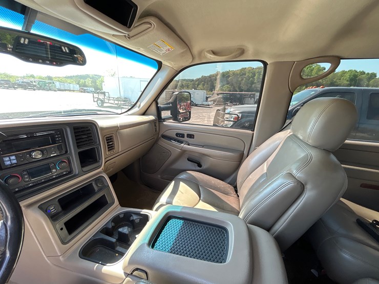 2006-chevrolet-3500-image-11