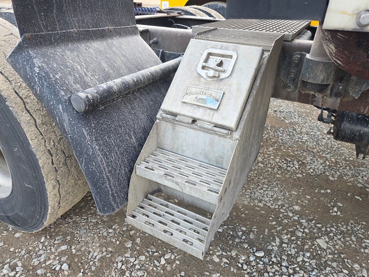 2005-caterpillar-c13-image-26