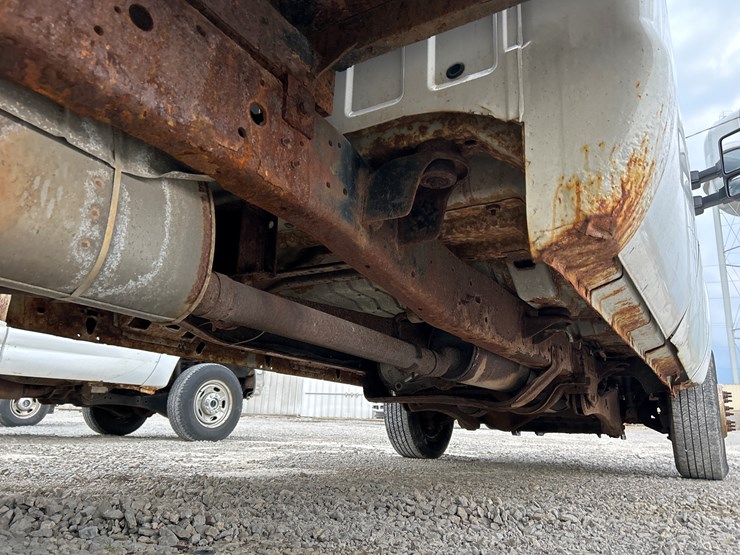 2011-ford-f350-image-24