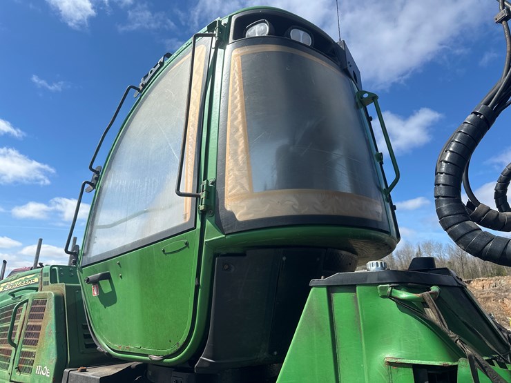 deere-1110e-image-10