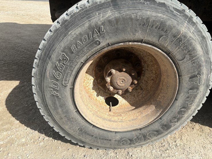 1999-sterling-l9513-image-90