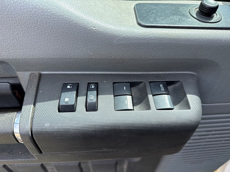 2011-ford-f350-image-42