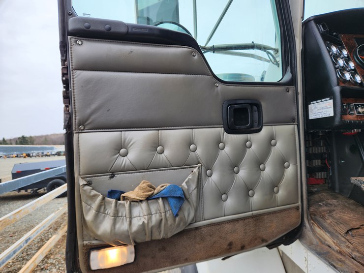 2006-kenworth-t800-image-46