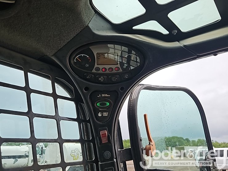 2019-bobcat-t740-image-31