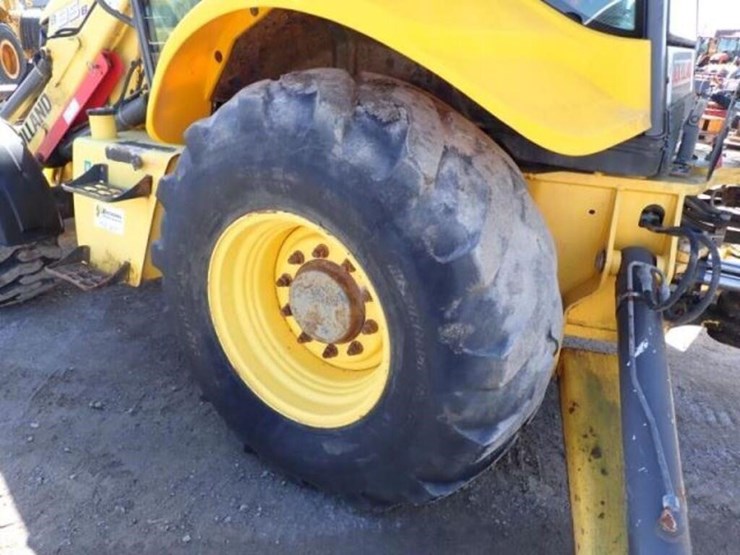 2012-new-holland-b95b-image-38