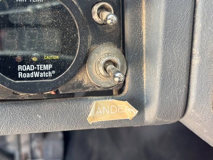 2006-international-7600-image-46