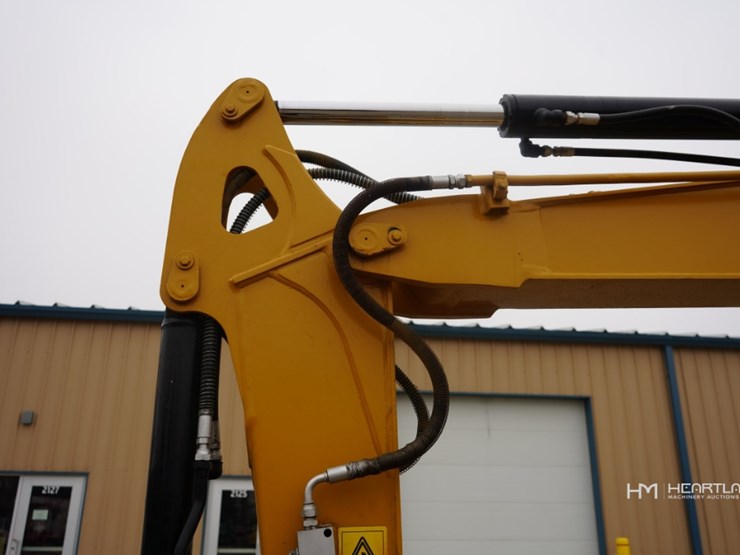 2014-caterpillar-305.5e-image-27