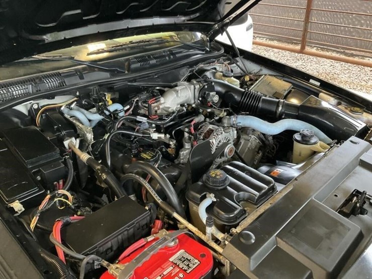 2009-ford-crown-victoria-sdn-image-12