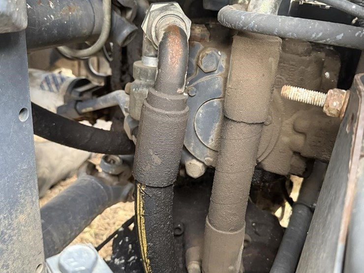 new-holland-tv140-image-26