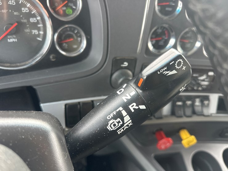 2020-kenworth-t680-image-43