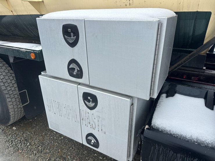 2008-kenworth-t370-image-26