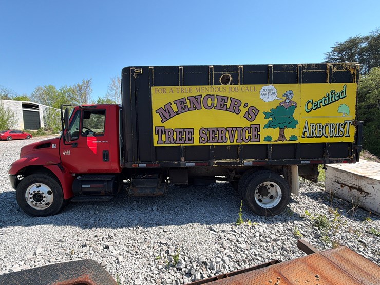 2005-international-durastar-4400-image-2