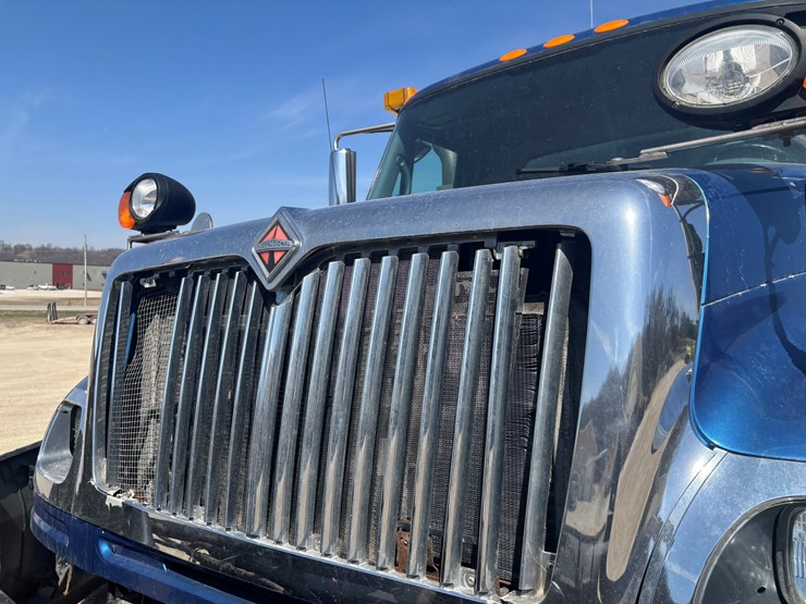 2006-international-7600-image-12