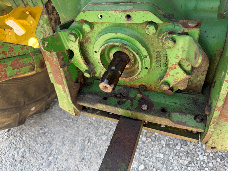 1984-john-deere-2550-image-17