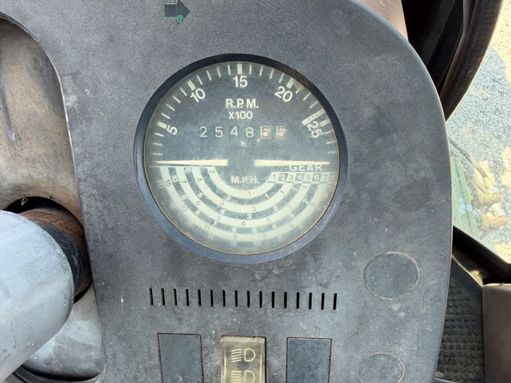 1984-john-deere-2550-image-10