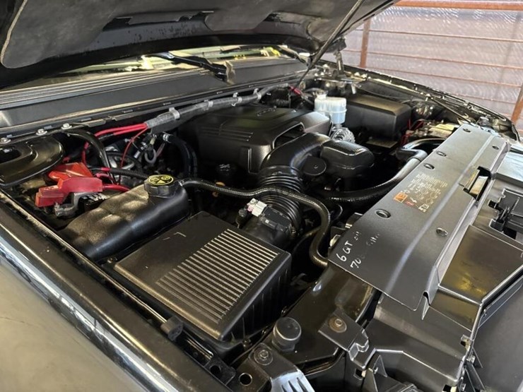 2013-chevrolet-tahoe-image-14