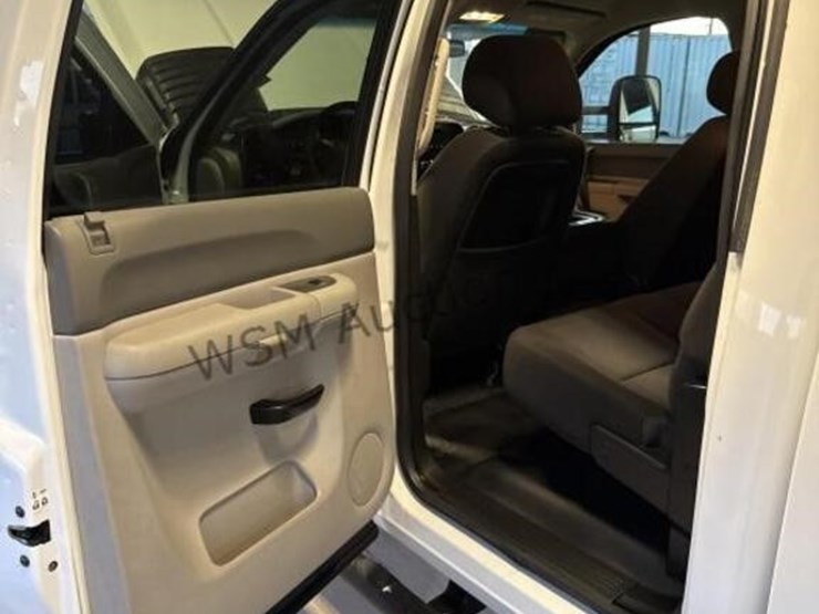 2014-chevrolet-silverado-2500hd-image-25