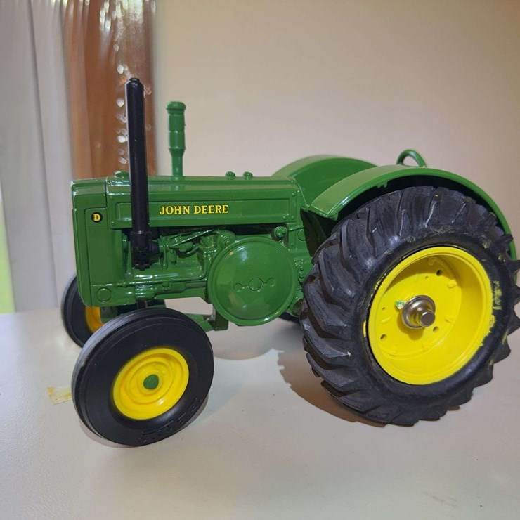 JOHN DEERE D